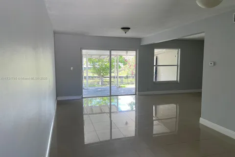 253 Sunshine Dr, Coconut Creek FL 33066