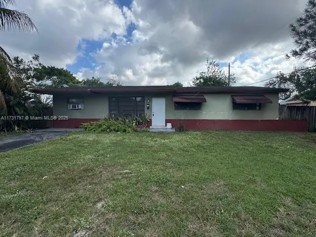 201 SW 65th Ter, Pembroke Pines FL 33023