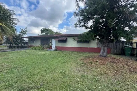 201 SW 65th Ter, Pembroke Pines FL 33023