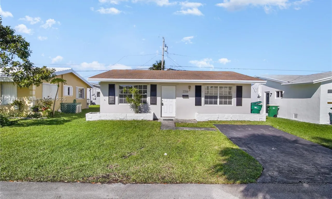 2709 NW 54th St, Tamarac FL 33309