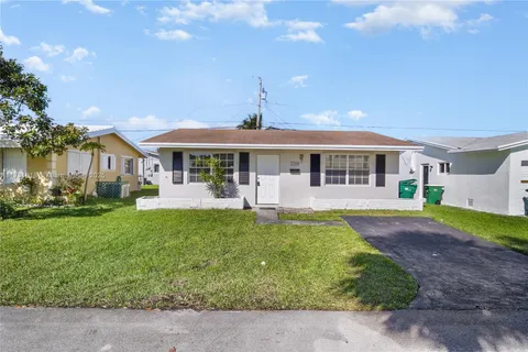 2709 NW 54th St, Tamarac FL 33309