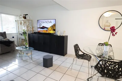 551 NW 82nd Ave # 507, Miami FL 33126