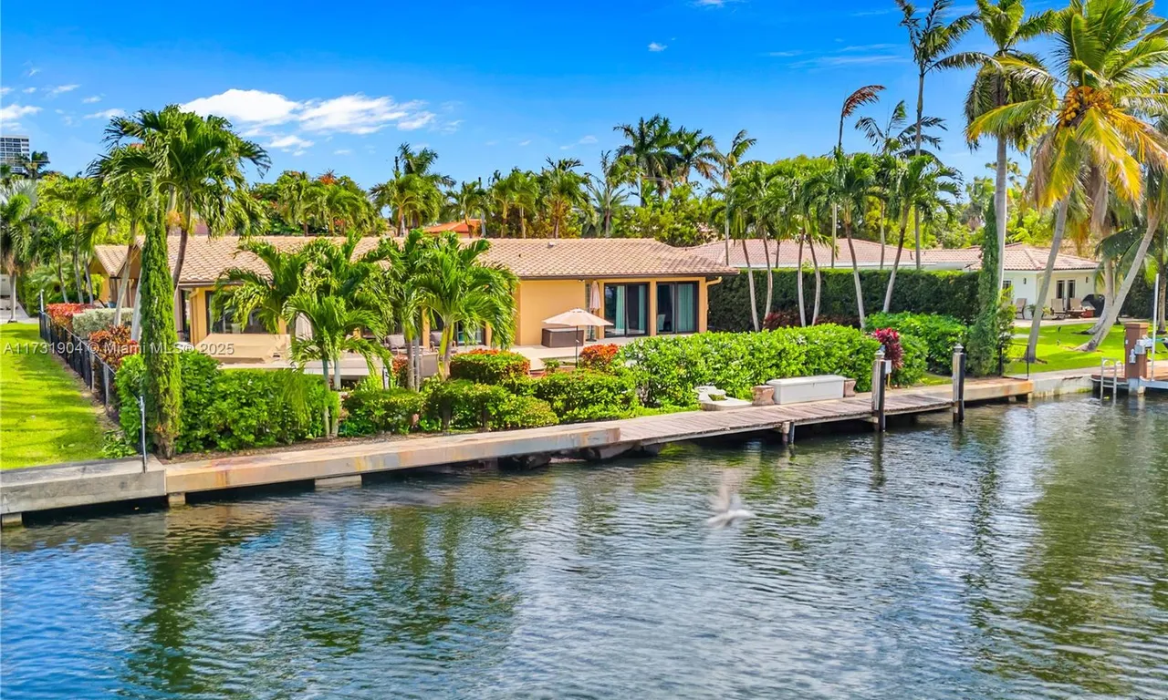 636 Hibiscus Dr # 0, Hallandale Beach FL 33009