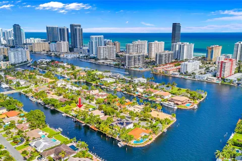 636 Hibiscus Dr # 0, Hallandale Beach FL 33009