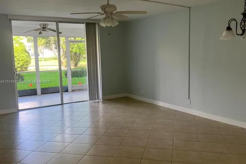 27 Abbey Ln # 107, Delray Beach FL 33446
