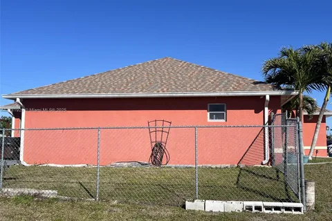 1220 NE 7th Ave, Cape Coral FL 33909