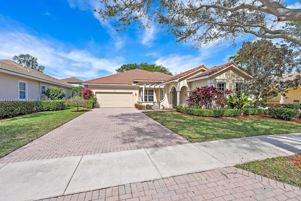 137 Via Santa Cruz, Jupiter FL 33458