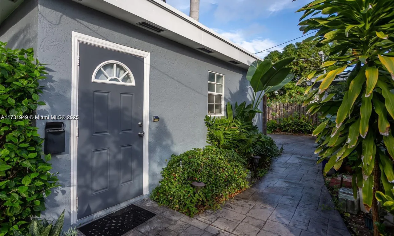 1229 NE 16th # 1, Fort Lauderdale FL 33304