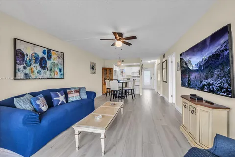 8900 Washington Blvd # 211, Pembroke Pines FL 33025