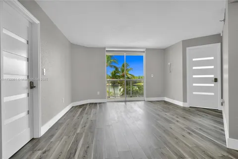 5880 Collins Ave # 403, Miami Beach FL 33140