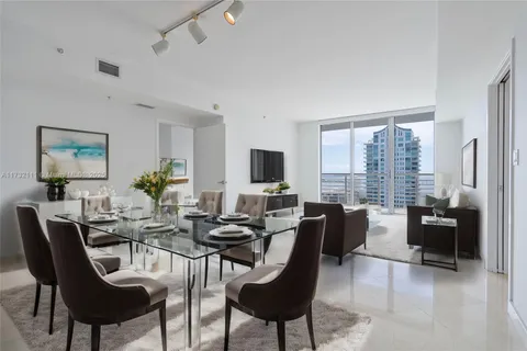 325 S Biscayne Blvd # 3721, Miami FL 33131