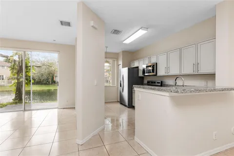 3871 NW 91st Ter, Sunrise FL 33351