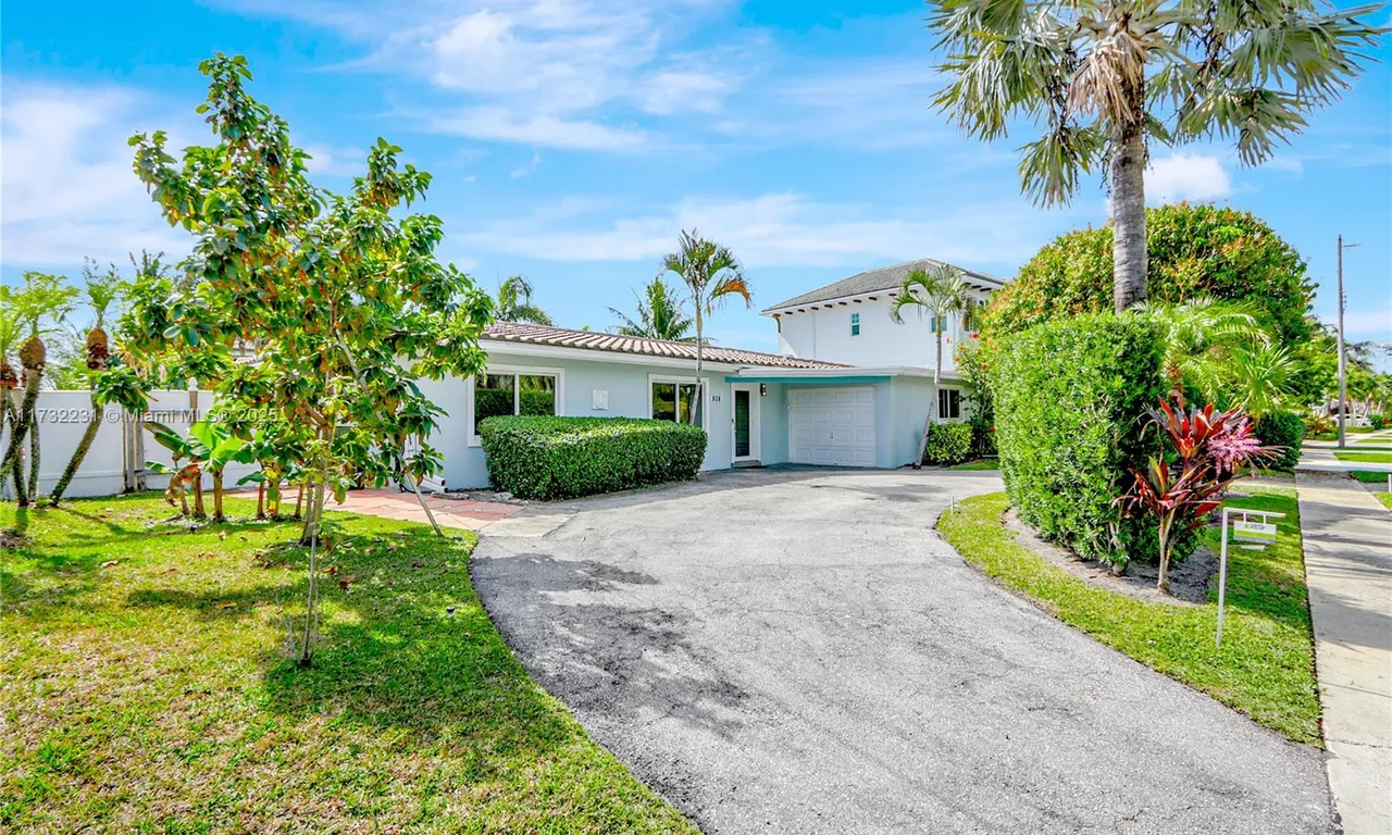 808 NE 72nd St, Boca Raton FL 33487