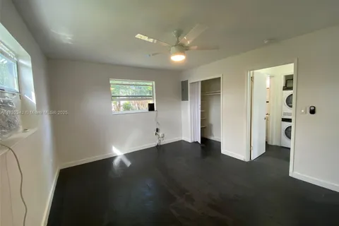391 NE 42nd Ct, Oakland Park FL 33334