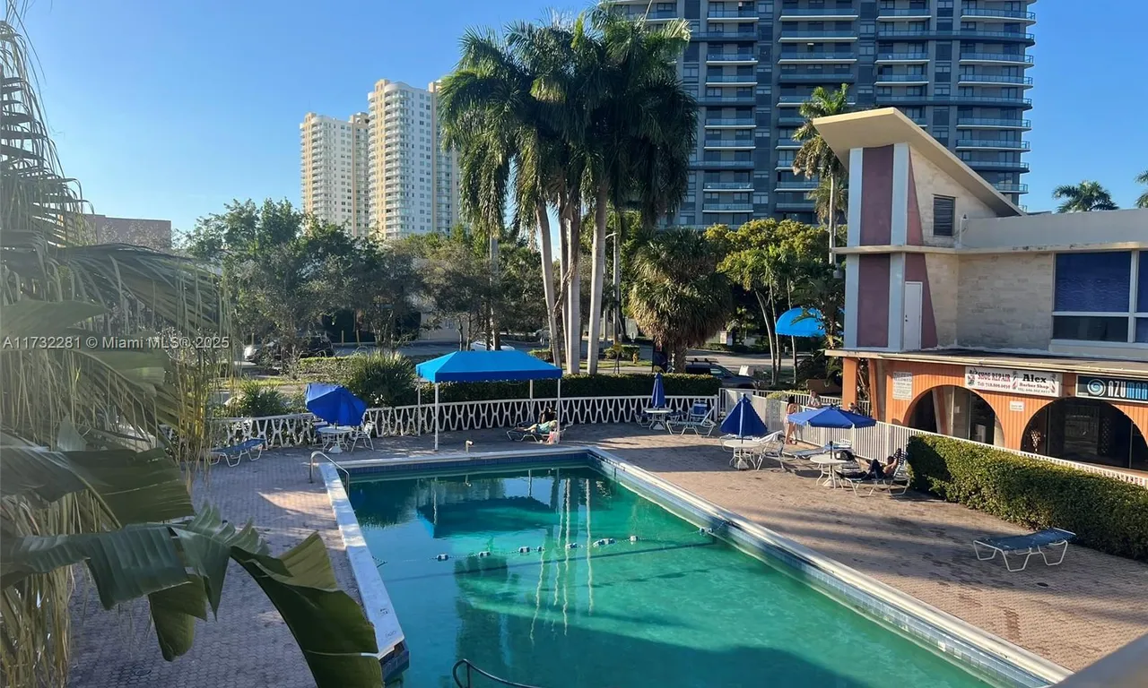 26 Diplomat Pkwy # 2332, Hallandale Beach FL 33009