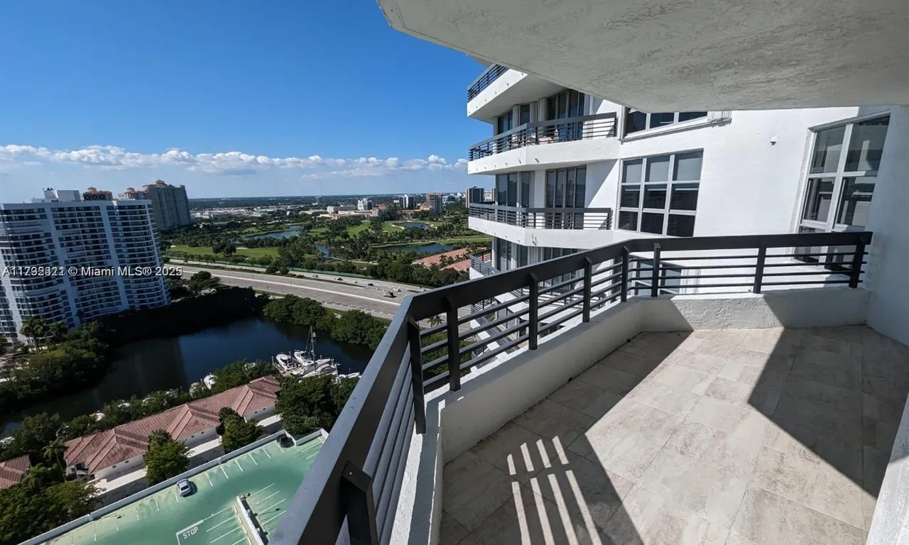 3500 Mystic Pointe Dr # 2502, Aventura FL 33180