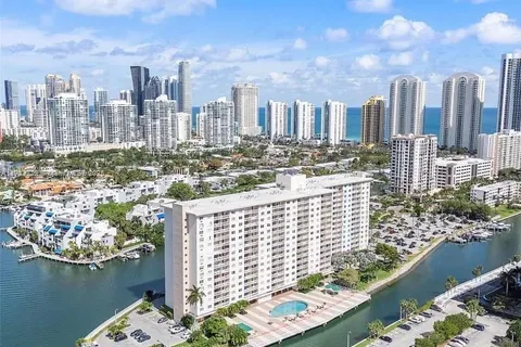 400 Kings Point Dr # 222, Sunny Isles Beach FL 33160