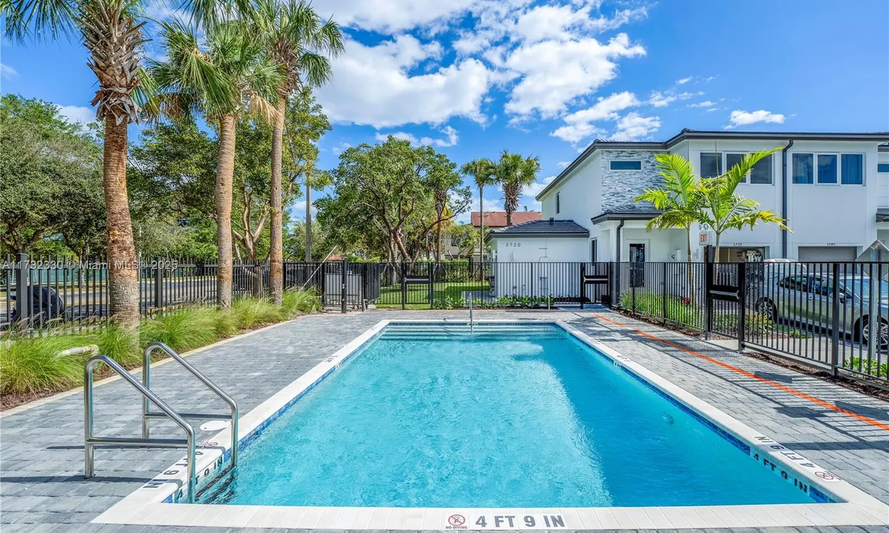 5125 SW 37 ST # 5125, Pembroke Park FL 33023