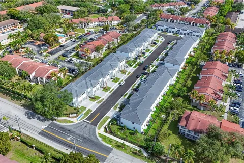 5125 SW 37 ST # 5125, Pembroke Park FL 33023