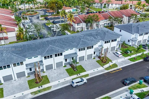 5125 SW 37 ST # 5125, Pembroke Park FL 33023