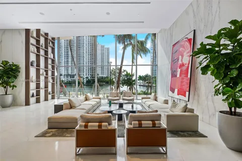 300 Biscayne Blvd Way # 3909w, Miami FL 33131