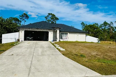 1027 Hatfield ST, Lehigh Acres FL 33974