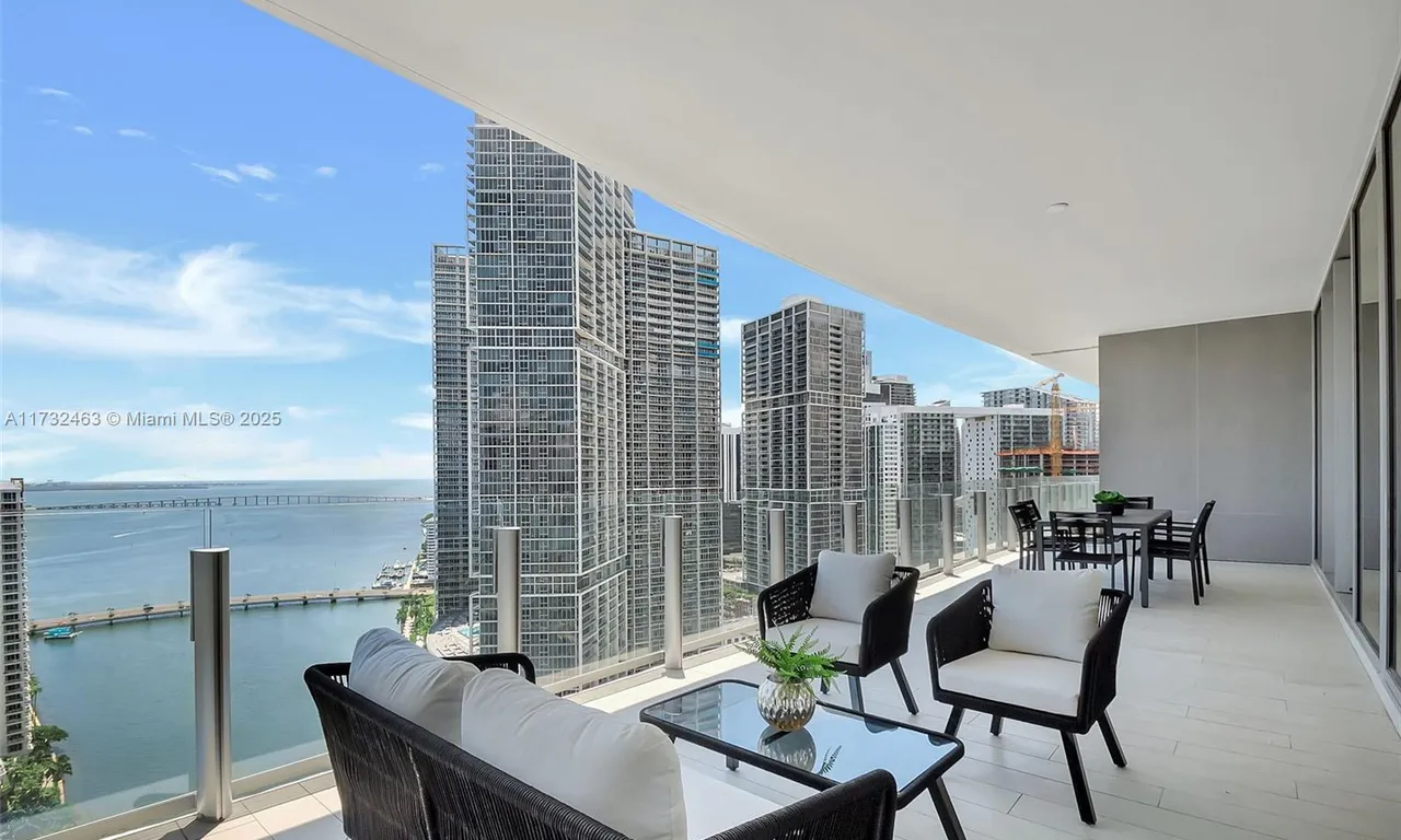 300 Biscayne Blvd Way # 2902, Miami FL 33131