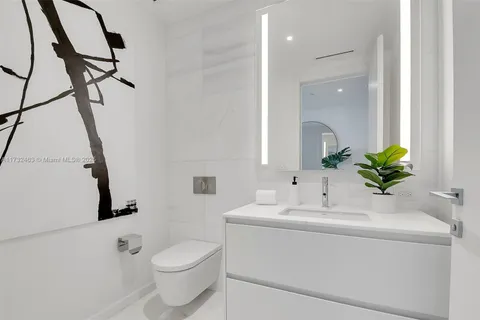 300 Biscayne Blvd Way # 2902, Miami FL 33131