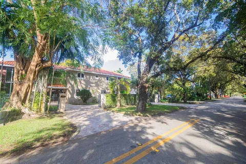 1543 Dorado Ave, Coral Gables FL 33146