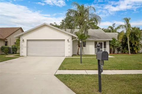 9635 Triton Ct, Boca Raton FL 33434