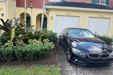 7718 Paddock Pl, Davie FL 33328