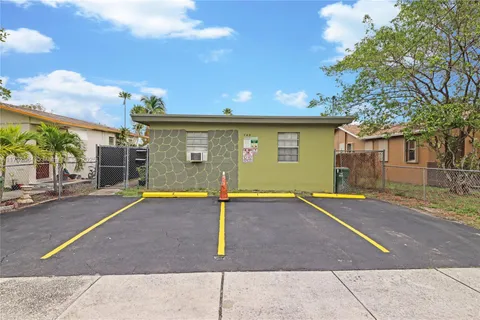 744 NW 5th Ct # 2, Hallandale Beach FL 33009