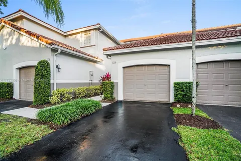 3738 San Simeon Cir, Weston FL 33331