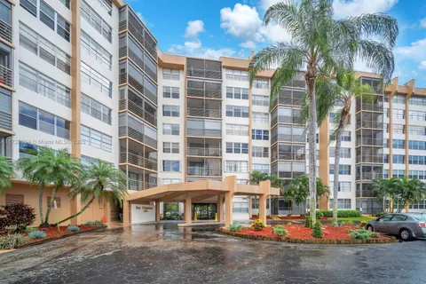 1200 Saint Charles Pl # 419, Pembroke Pines FL 33026