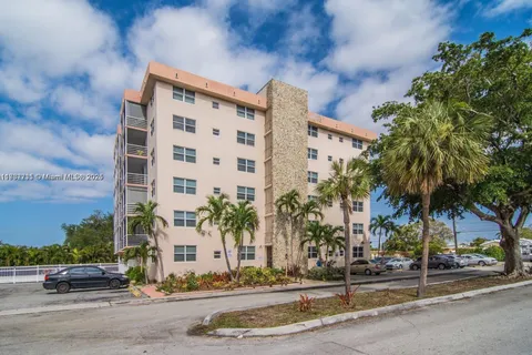 1830 Dixieanna St # 104, Hollywood FL 33020