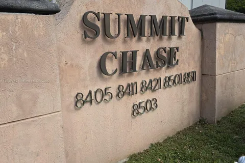 8411 NW 8th St # 302, Miami FL 33126