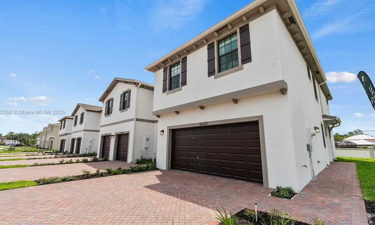 5600 NW Coventry Circle, Port St. Lucie FL 34986