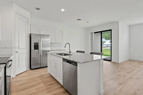 5600 NW Coventry Circle, Port St. Lucie FL 34986