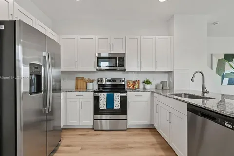 5600 NW Coventry Circle, Port St. Lucie FL 34986