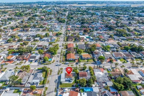 691 SE 4th St, Hialeah FL 33010