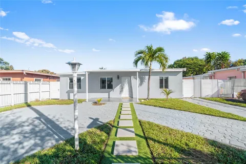 641 E 44th St, Hialeah FL 33013