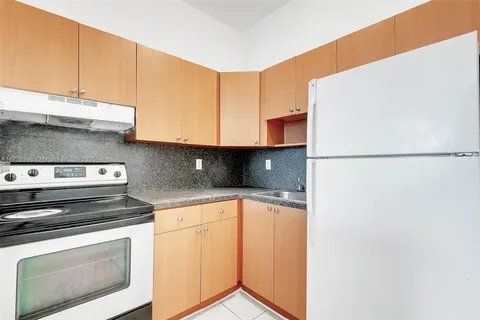 50 NW 79th St # 4, Miami FL 33150