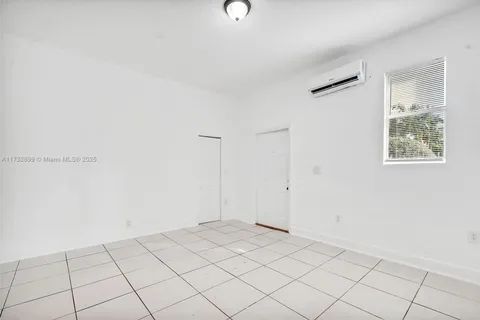 50 NW 79th St # 4, Miami FL 33150