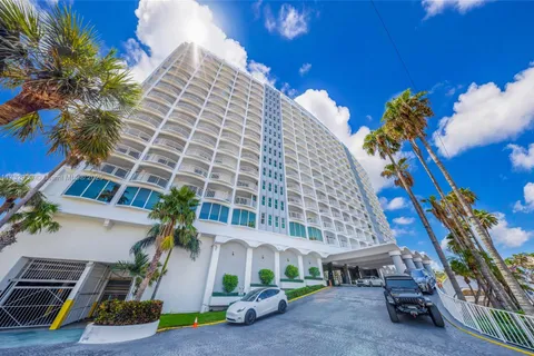 5401 Collins Ave # 419, Miami Beach FL 33140