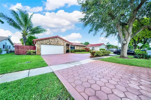 9693 NW 28th St, Coral Springs FL 33065