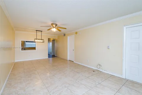 1701 NW 75th Ave # 306, Plantation FL 33313