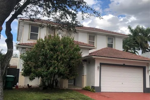 8767 NW 139th Ter, Miami Lakes FL 33018