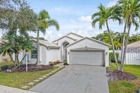 13455 NW 12th St, Pembroke Pines FL 33028