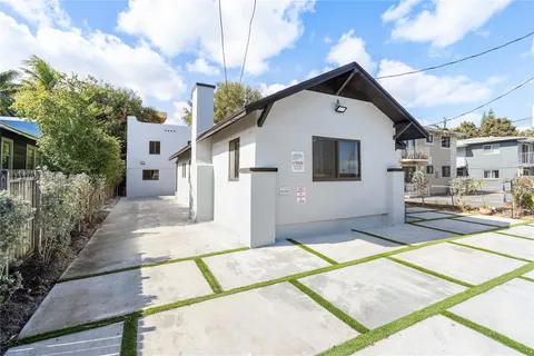 418 NW 9th Ave, Miami FL 33128