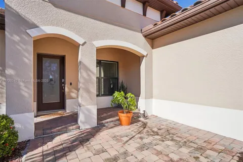 310 VILLA SORRENTO CIR, Other City - In The State Of Florida FL 33844